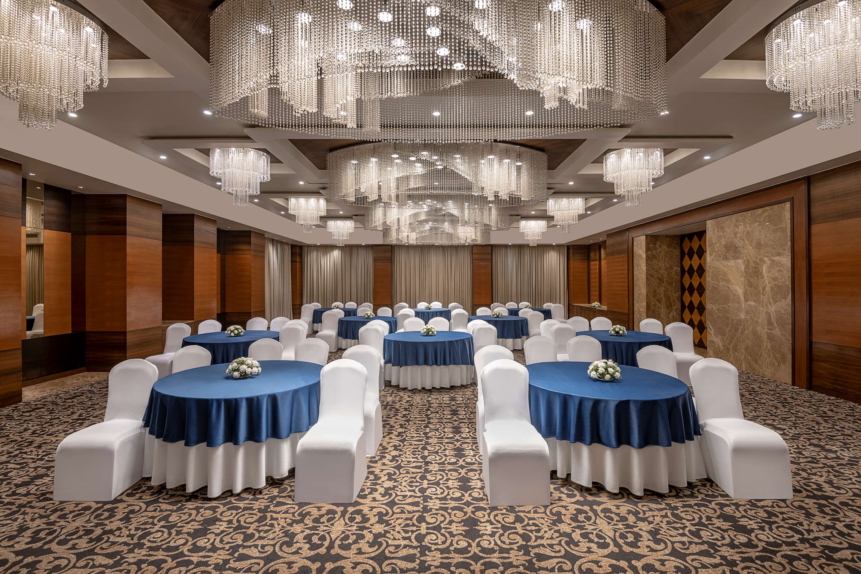 Best Wedding Hotel in Ahmedabad - Hotel Cosmopolitan